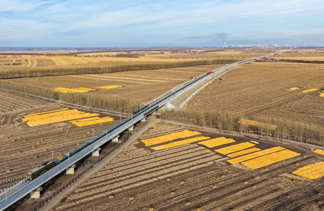 Heilongjiang : fin de la pose de la voie ferrée à grande vitesse Harbin-Yichun