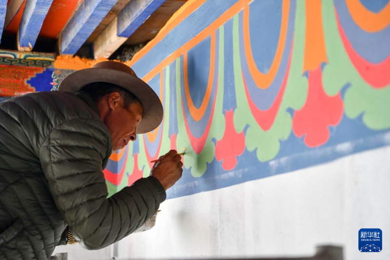 Au pied du Qomolangma, les sinistrés emménagent dans de nouvelles maisons