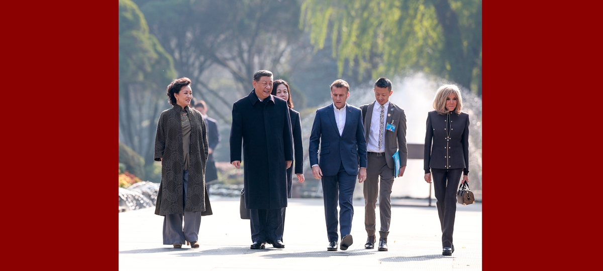 Chine : entretien amical entre Xi Jinping et Emmanuel Macron à Chengdu