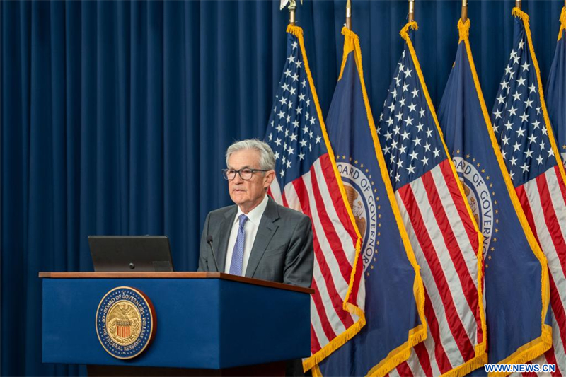 Le président de la Réserve fédérale américaine (Fed), Jerome Powell, assiste à une conférence de presse à Washington D.C., aux Etats-Unis, le 10 décembre 2025. (Xinhua/Li Yuanqing)