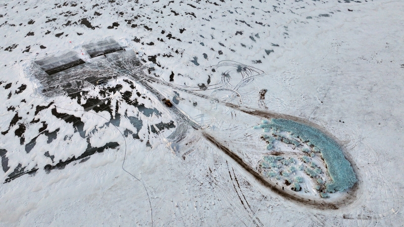 Xinjiang : la collecte de glace en hiver sur le lac Gaojia à Barkol