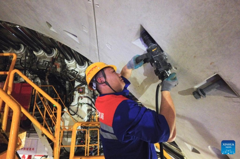 Le tunnelier à bouclier de grand diamètre « Linghang » franchit la barre des 10 000 m sous le fleuve Yangtsé