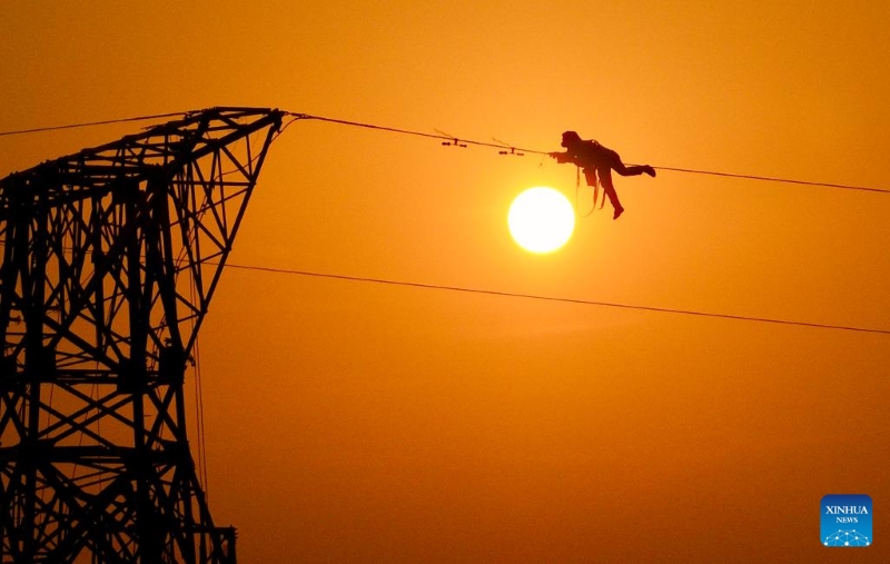 Anhui : fin de la construction du corps principal de la ligne de transport d'électricité de 500 kV Xiangjian-Ludao