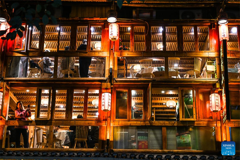 Guizhou : le village Dong de Zhaoxing voit un afflux de touristes à l'approche du Nouvel An Dong