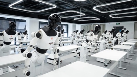 A Beijing, une « école » forme des robots humanoïdes avant leur entrée sur le marché du travail