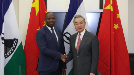 Le MAE chinois appelle à faire progresser le partenariat stratégique entre la Chine et le Lesotho