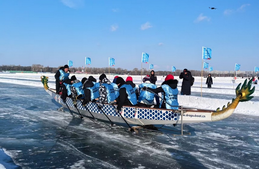 Heilongjiang : les amateurs de sports de glace se rassemblent à Harbin