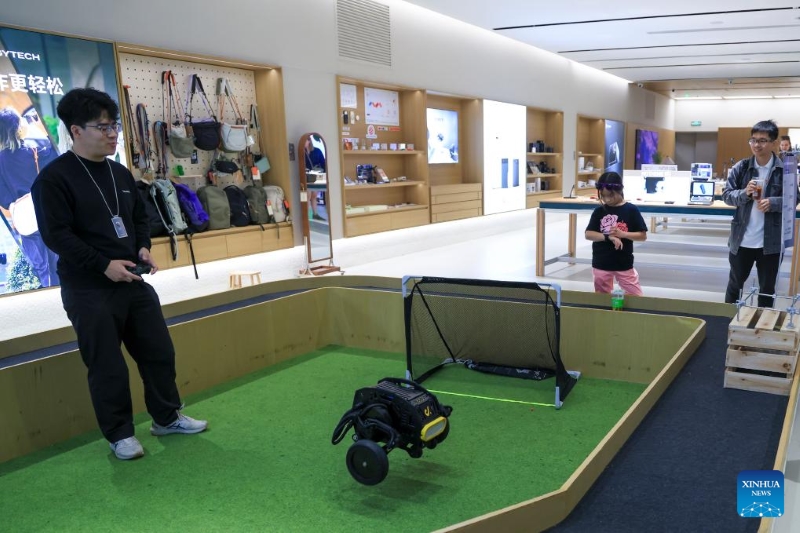 Guangdong : Shenzhen apporte une technologie de pointe aux consommateurs avec de nouveaux scénarios de vente au détail