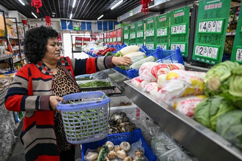 Le Xinjiang assure l'approvisionnement en légumes et en fruits malgré la vague de froid