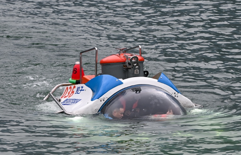 Chongqing : le submersible touristique habité « Jiaozi » subit des tests avant livraison