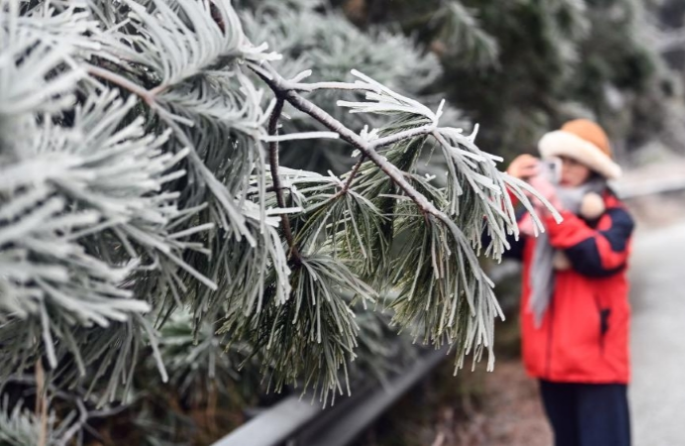 Guangxi : les paysages glacés du comté de Sanjiang attirent les visiteurs