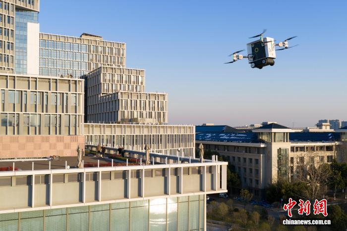 Jiangsu : pliante et plus flexible, la voiture volante « Dongda Kunpeng 2 » de l'Université du Sud-Est effectue un premier vol réussi à Nanjing