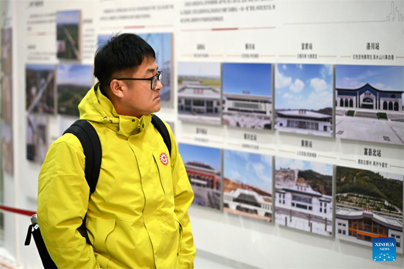 Shaanxi : mise en service du premier train direct à grande vitesse reliant Yan'an et Beijing