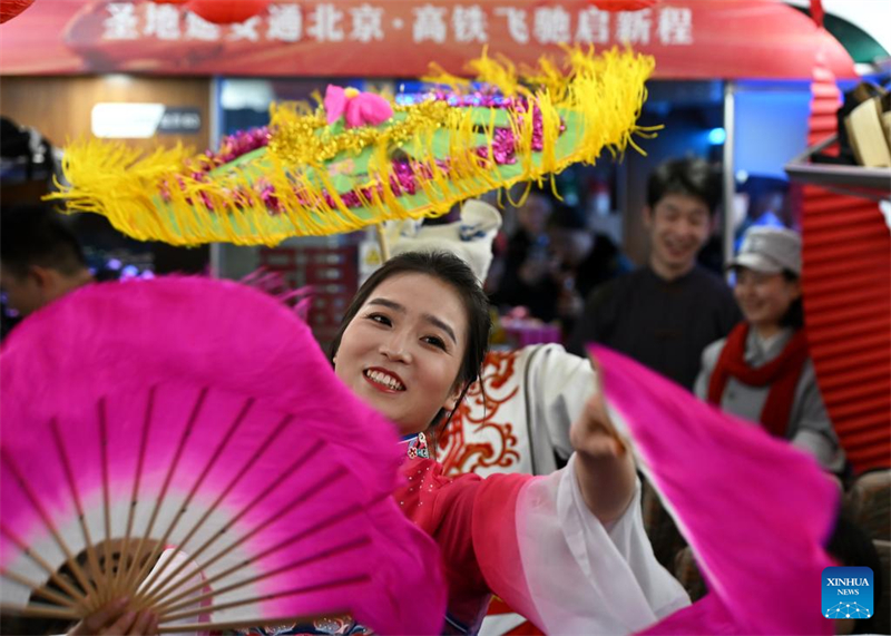 Shaanxi : mise en service du premier train direct à grande vitesse reliant Yan'an et Beijing