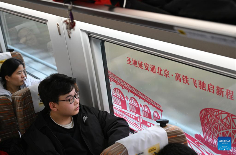 Shaanxi : mise en service du premier train direct à grande vitesse reliant Yan'an et Beijing