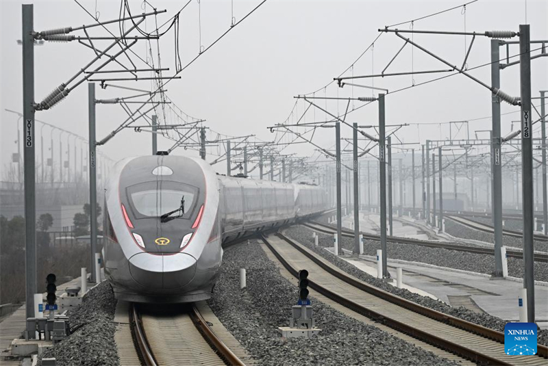 Shaanxi : mise en service du premier train direct à grande vitesse reliant Yan'an et Beijing