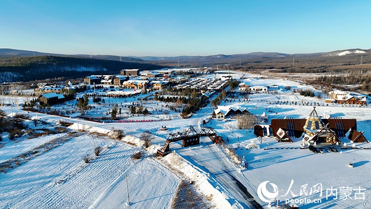 Mongolie intérieure : un éleveur de rennes préserve les traditions Ewenki à Genhe