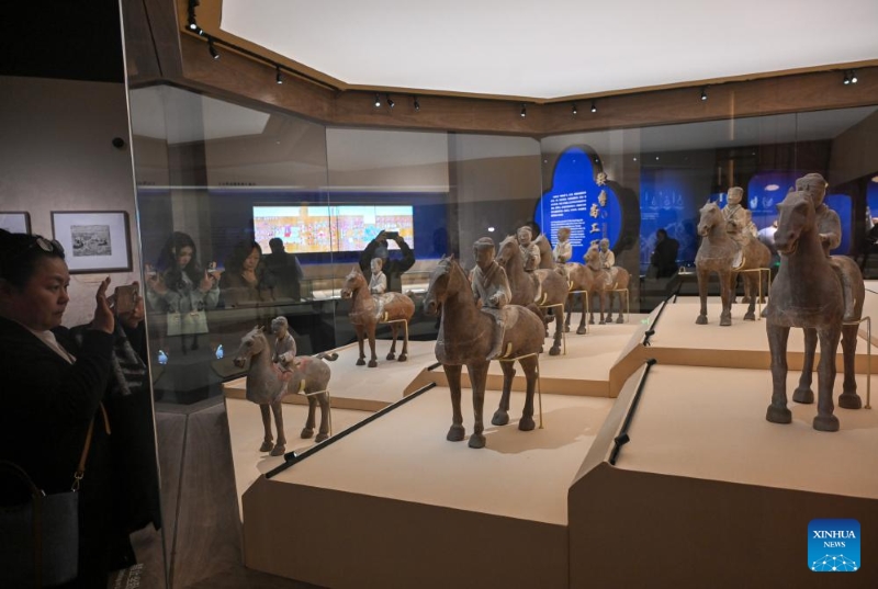 Ouverture d'une exposition sur le thème de l'Année du Cheval du zodiaque chinois à Beijing