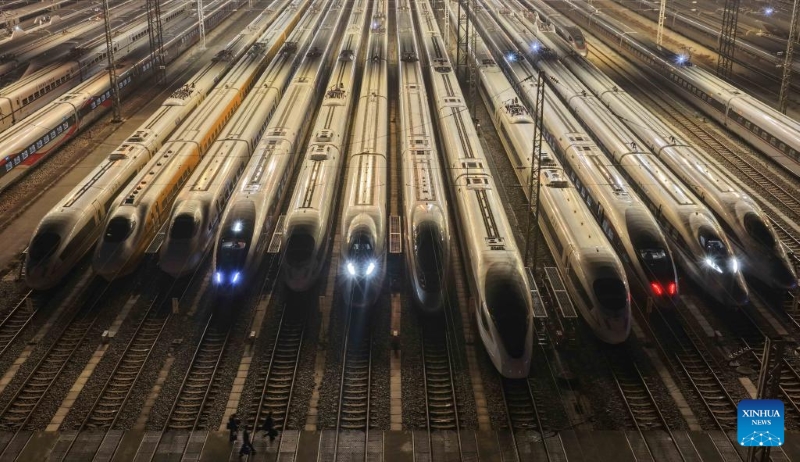 Dans toute la Chine, les trains à grande vitesse se préparent pour la prochaine vague de voyages de la Fête du Printemps