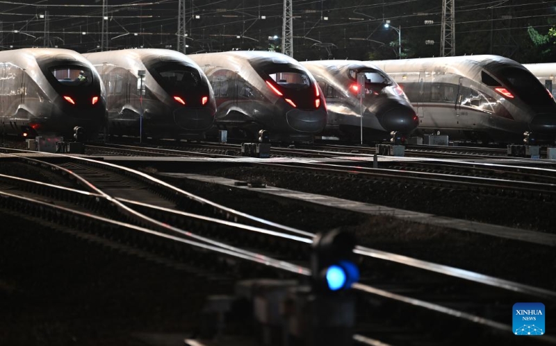 Dans toute la Chine, les trains à grande vitesse se préparent pour la prochaine vague de voyages de la Fête du Printemps