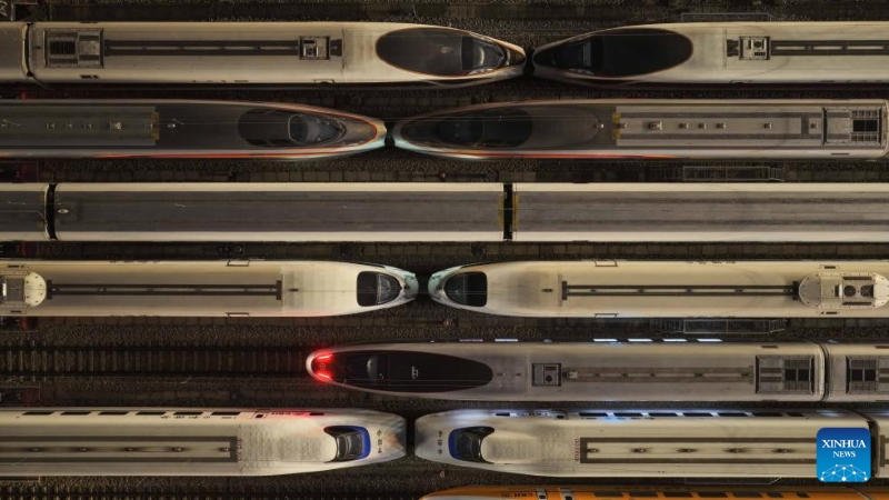 Dans toute la Chine, les trains à grande vitesse se préparent pour la prochaine vague de voyages de la Fête du Printemps