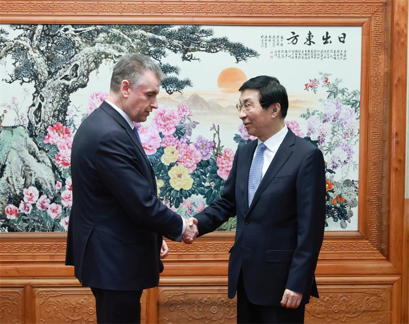 Le plus haut conseiller politique chinois rencontre une délégation du Parti libéral-démocrate de Russie