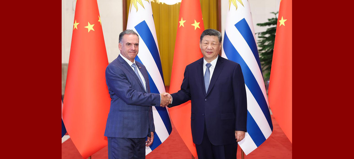 Xi Jinping s'entretient avec le président uruguayen