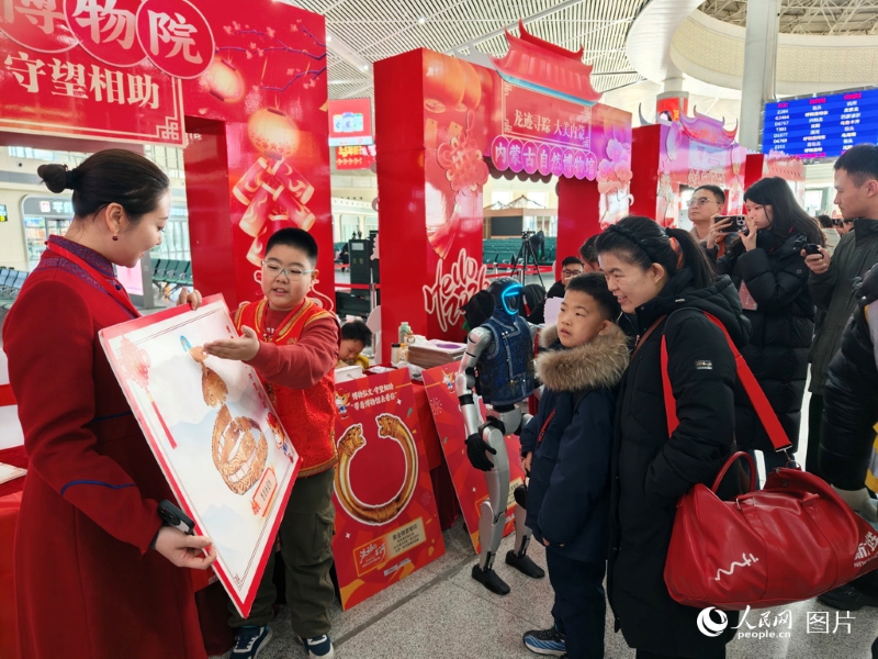 En photos : la vague de voyages de la Fête du Printemps 2026 a démarré dans toute la Chine