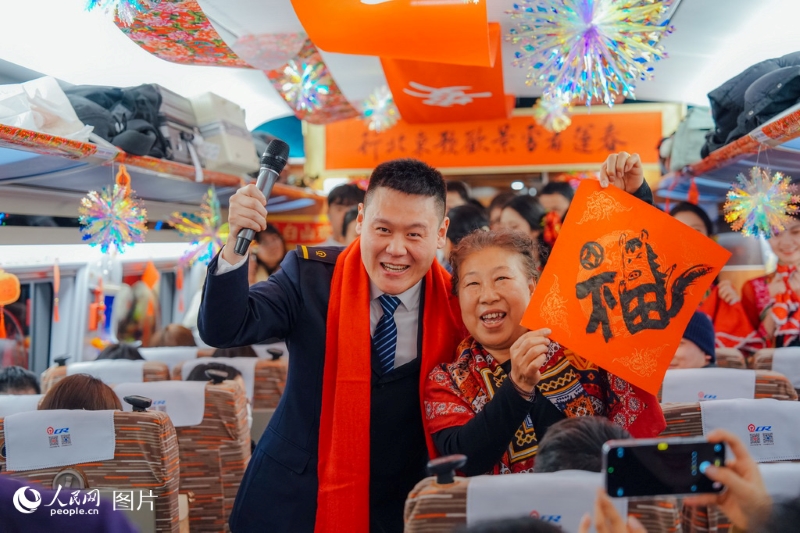 En photos : la vague de voyages de la Fête du Printemps 2026 a démarré dans toute la Chine