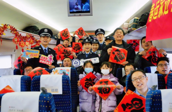 En photos : la vague de voyages de la Fête du Printemps 2026 a démarré dans toute la Chine