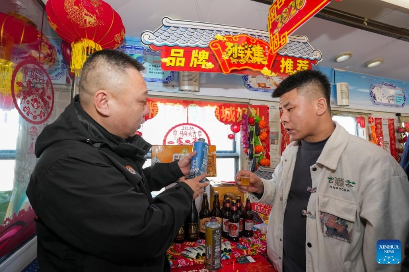 Heilongjiang : une « foire dans le train » lancée au milieu de la vague de voyages de la Fête du Printemps