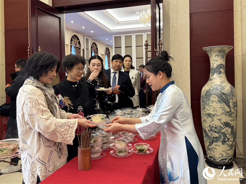 La Journée du pho célébrée pour la première fois à Beijing
