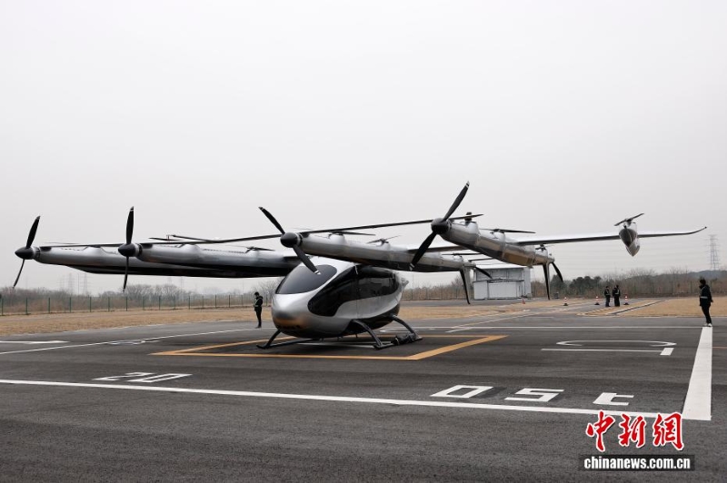 Jiangsu : le Tianjilong, premier avion eVTOL de 5 tonnes au monde, fait ses débuts officiels et termine avec succès son vol de transition