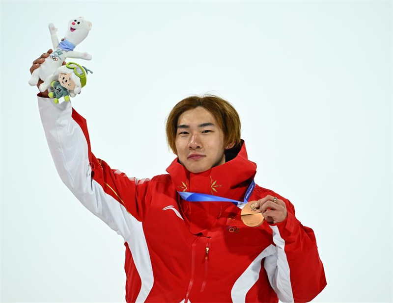 Su Yiming remporte la première médaille de la Chine aux Jeux olympiques d'hiver de Milan-Cortina en big air