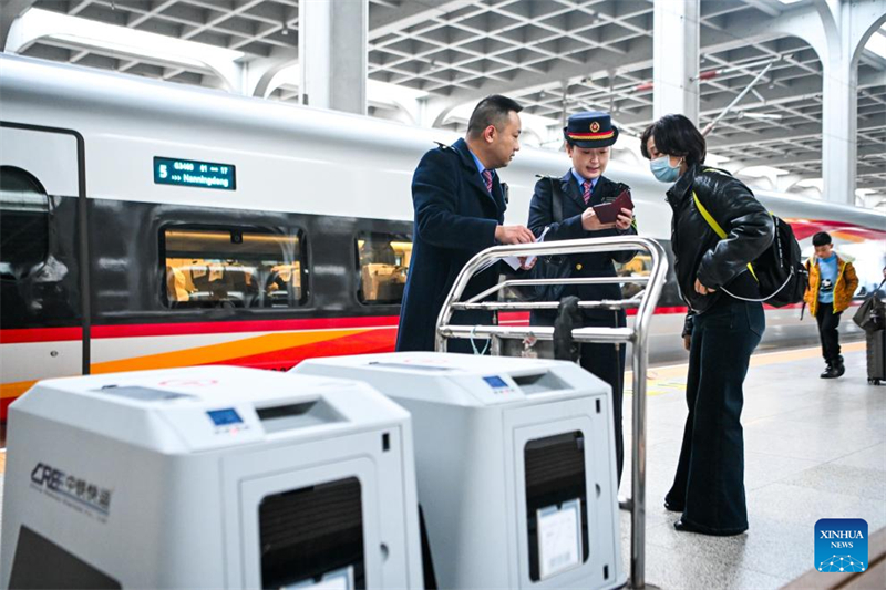 Chongqing lance un service pilote d'accueil d'animaux de compagnie sur les chemins de fer à grande vitesse