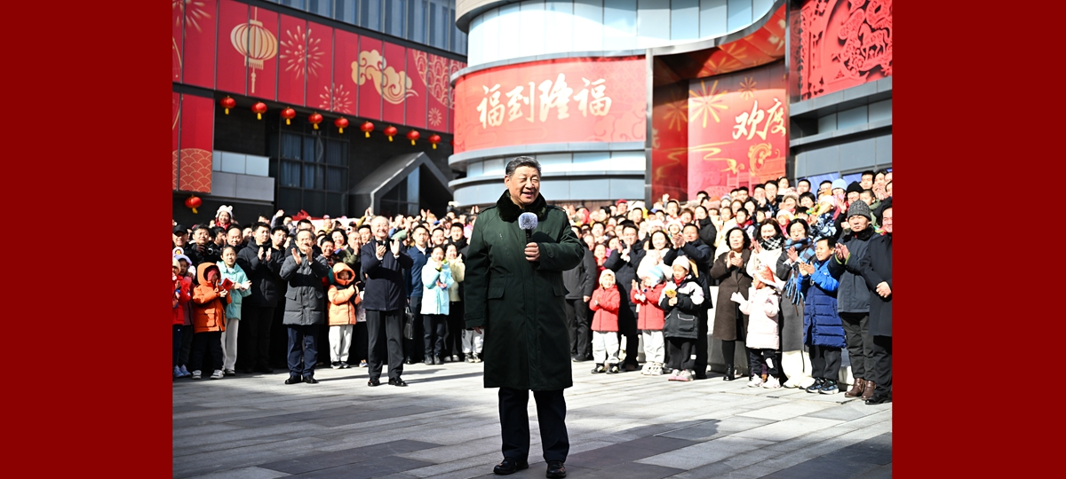 Xi Jinping rend visite à des habitants de Beijing avant la fête du Printemps, adresse ses vœux à tous les Chinois