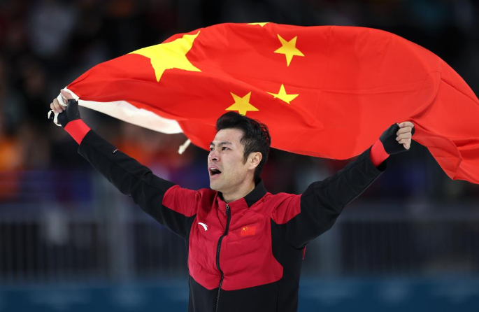 Le Chinois Ning Zhongyan bat l'Américain Jordan Stolz et remporte la médaille d'or du 1.500 m en patinage de vitesse aux Jeux olympiques d'hiver de Milan Cortina