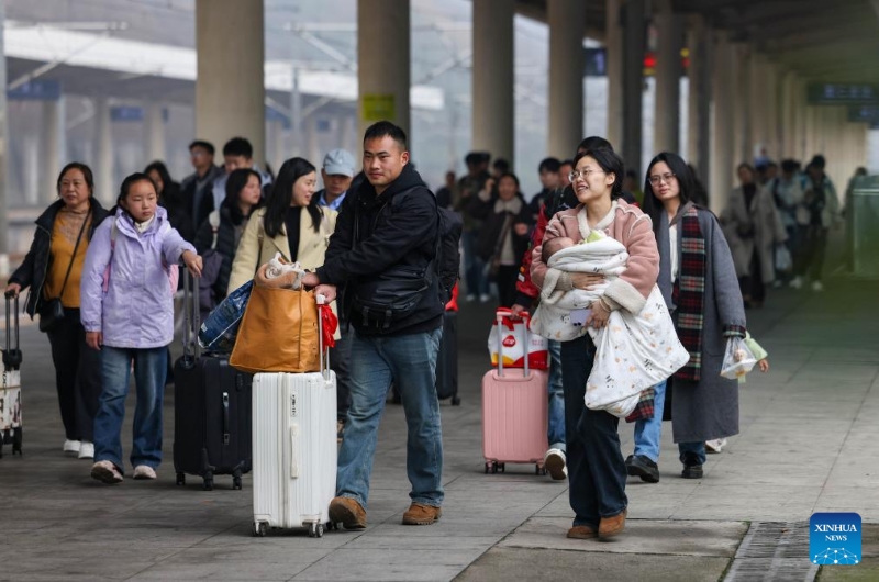 Les chemins de fer chinois se préparent à affronter le pic maximal des retours des vacances de la fête du Printemps