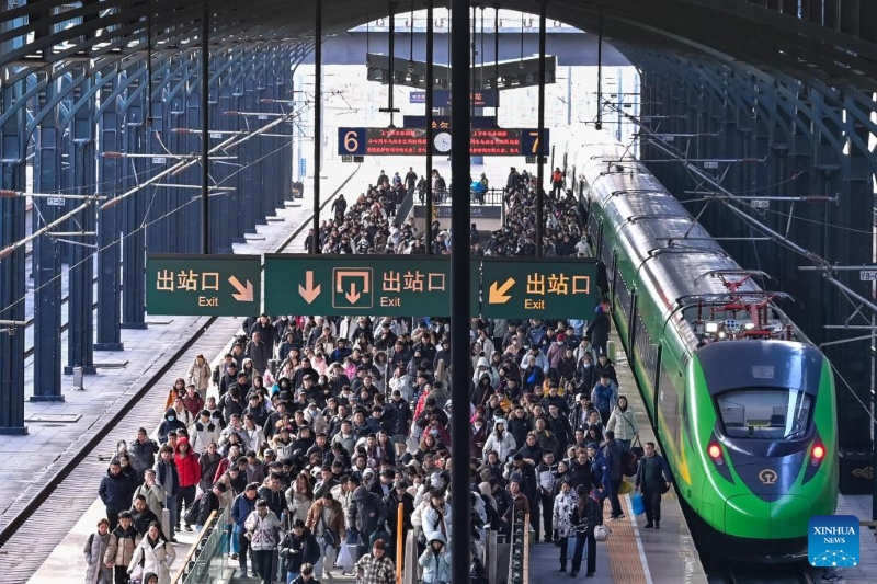 Les chemins de fer chinois se préparent à affronter le pic maximal des retours des vacances de la fête du Printemps