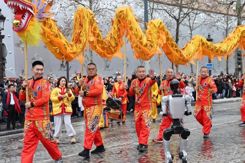 Le Nouvel An chinois en France allie tradition, technologie et jeunesse