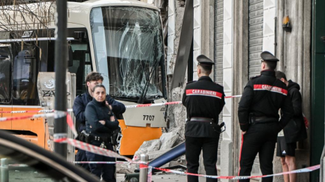 Italie : un tramway déraille à Milan, faisant un mort et des dizaines de blessés