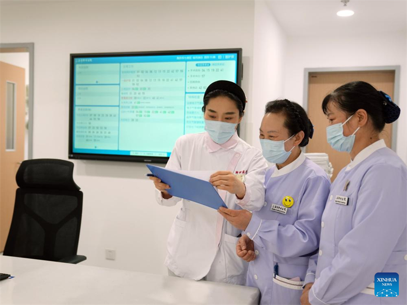 Les hôpitaux chinois testent des services de soins sans accompagnants familiaux