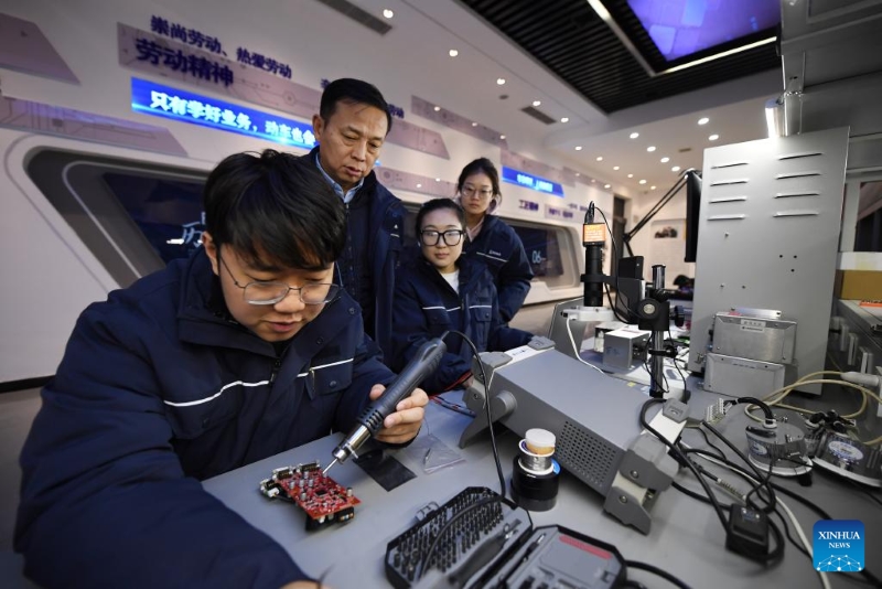 Shaanxi : un technicien de train chevronné se dévoue au développement de la main-d'œuvre qualifiée