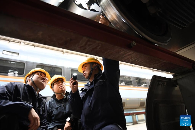 Shaanxi : un technicien de train chevronné se dévoue au développement de la main-d'œuvre qualifiée
