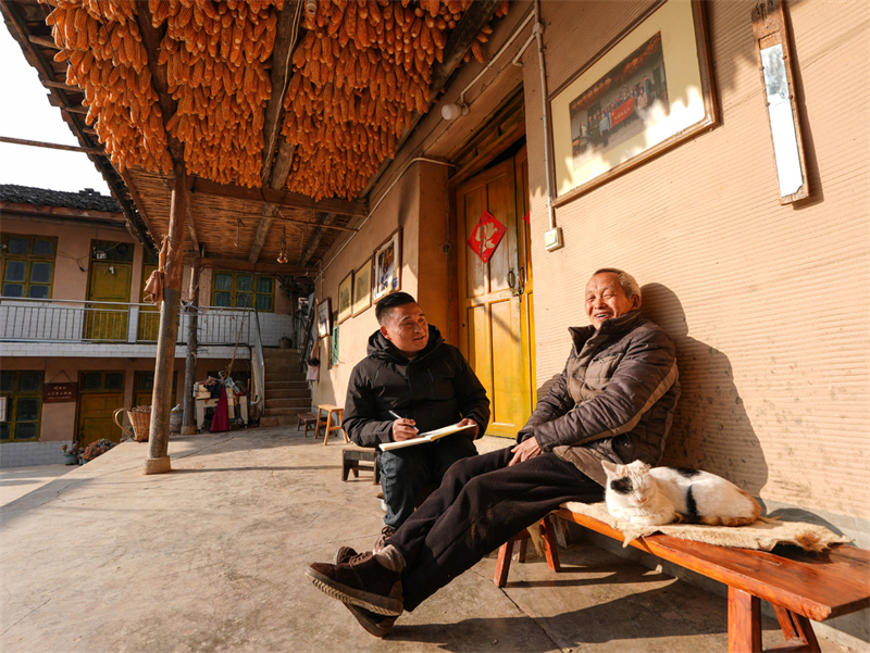Sichuan : un député à l'APN guide un village au bord d'une falaise vers la revitalisation rurale