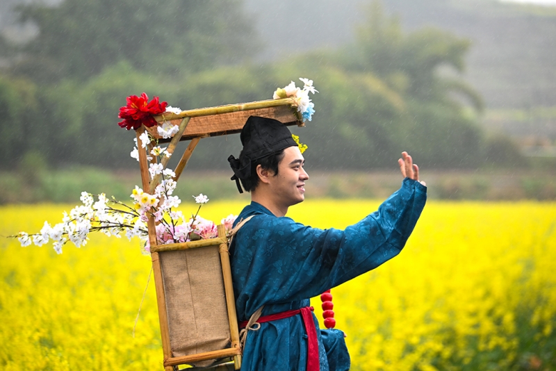 Les fleurs s'épanouissent sur des milliers de kilomètres… profitons ensemble du printemps en Chine