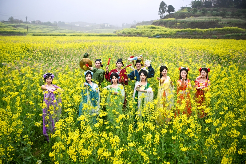 Les fleurs s'épanouissent sur des milliers de kilomètres… profitons ensemble du printemps en Chine