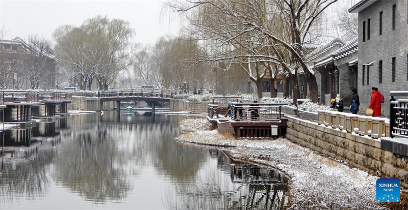 Beijing connaît de rares chutes de neige printanières
