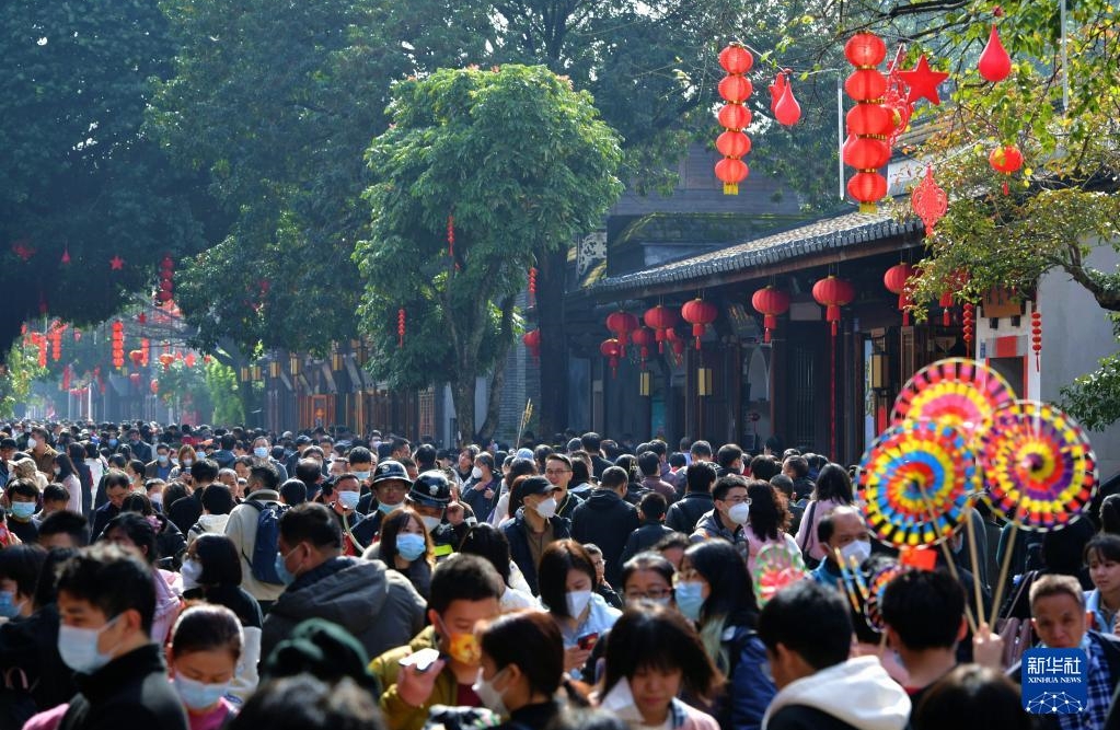 Chine : les voyages intérieurs atteignent des niveaux records en 2025