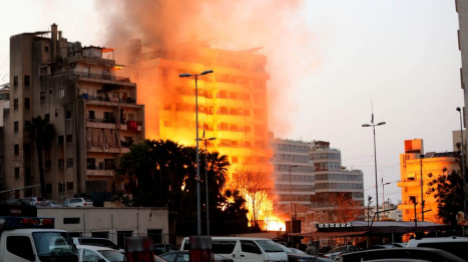 Israël lance une nouvelle vague de frappes sur des bâtiments du centre de Beyrouth